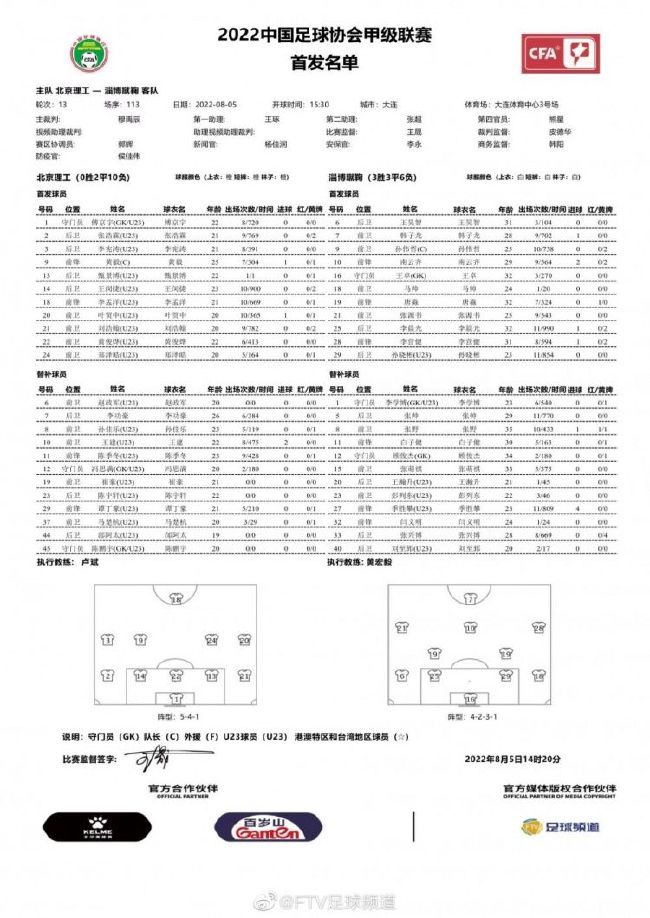 陡峭的山坡对于搬运大型器材更是挑战，冒雨选景、搭建、拍摄......要保护好拍摄器材，还要呈现最好的拍摄效果，演员在镜头前的短暂相遇，背后的他们却付出了百倍的努力......但疫情还只是一个放大镜，并不是困难的全部